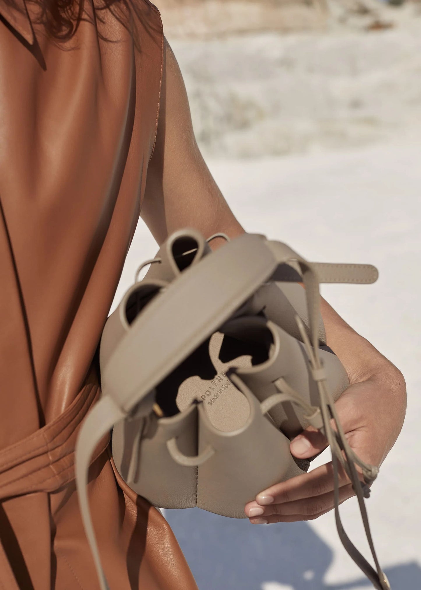 Numéro Huit Edition Taupe Grainé